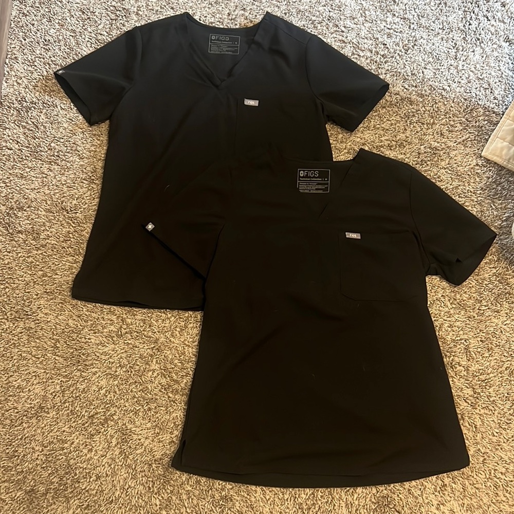 SET OF 2 FIGS CATARINA SCRUB TOPS